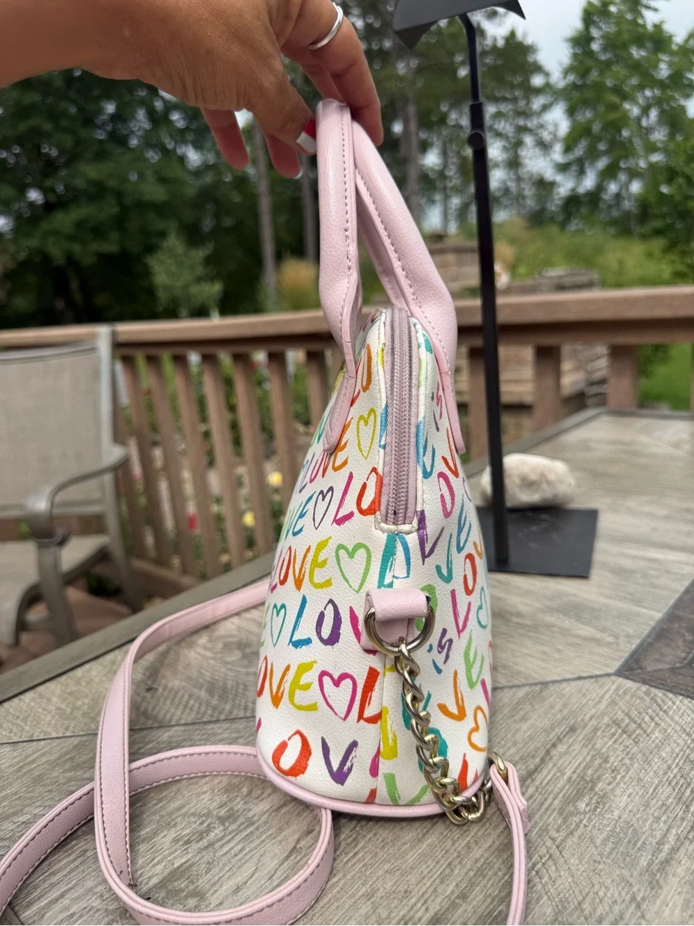 GUC Betsey Johnson LBLIN! 'Love Is Love
